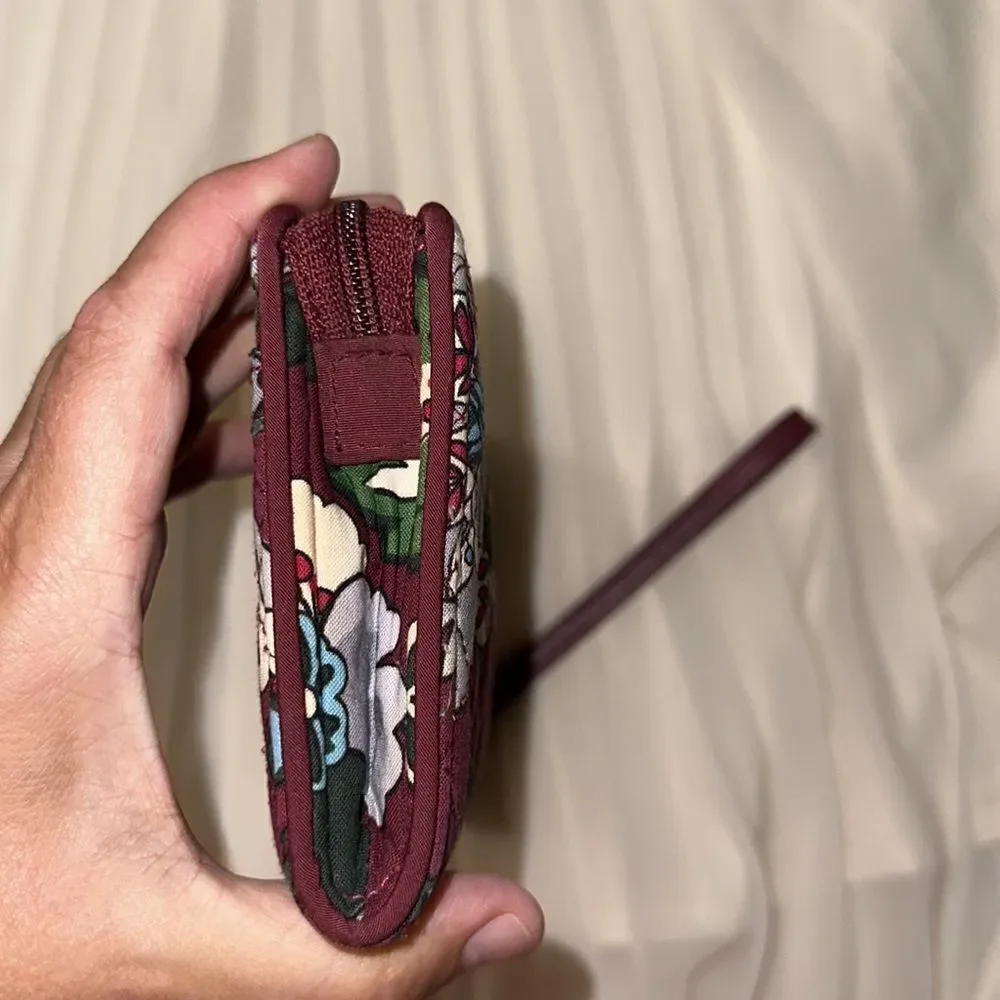 Vera Bradley Bordeaux Blooms Burgundy Large Quilted Floral Wristlet RFID Wallet - Picture 7 of 14